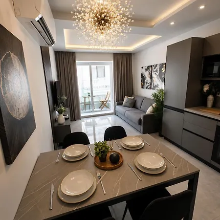 Coastal Luxe - Side Sea View Apartament St Paul's Bay